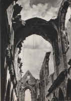 03_wnetrze_katedry_1945.jpg (527956 bytes)