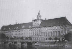 05_uniwersytet_gmach_glowny_1865.jpg (168282 bytes)