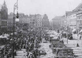 08_targ_w_zachodniej_czesci_rynku_1895.jpg (201726 bytes)