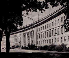 16_gmach_wojewodzkiej_rady_narodowej_1970.jpg (591830 bytes)