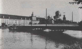 23_most_uniwersytecki_1989.jpg (305703 bytes)